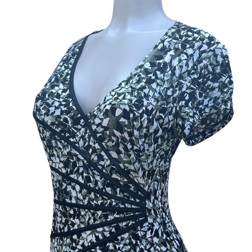 Connected Faux Wrap Dress Women's 10P Short Sleeve Abstract V-Neck Knee Length - Picture 13 of 16